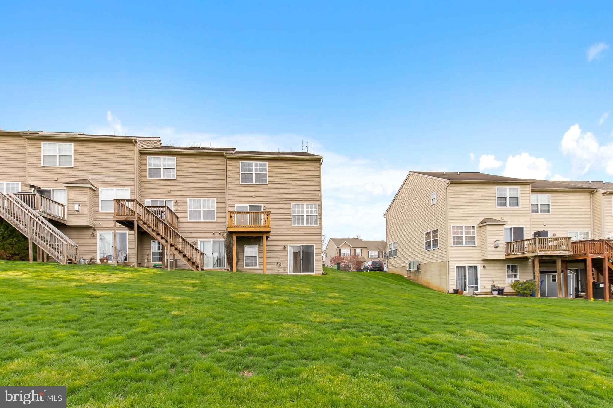 MANOR OAKS - Residential