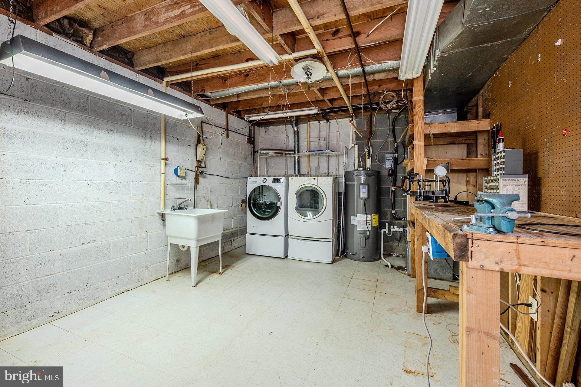 COUNTRY CREEK - Residential