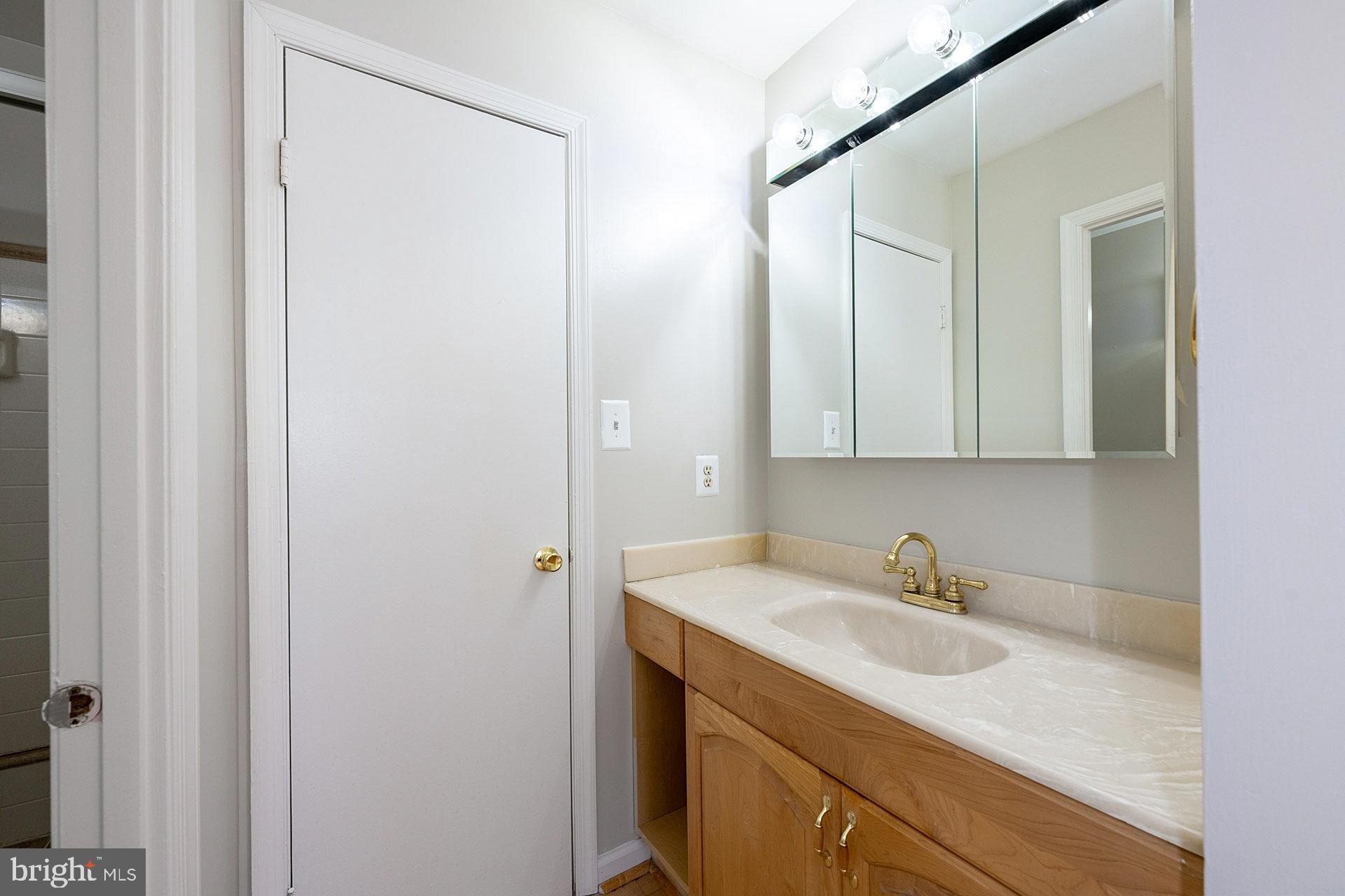 COUNTRY CREEK - Residential