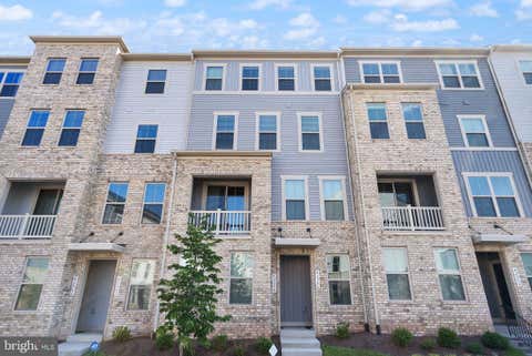 Townhouse For Rent - 42564 Invergordon Terrace<br/> STERLING, VA 20166