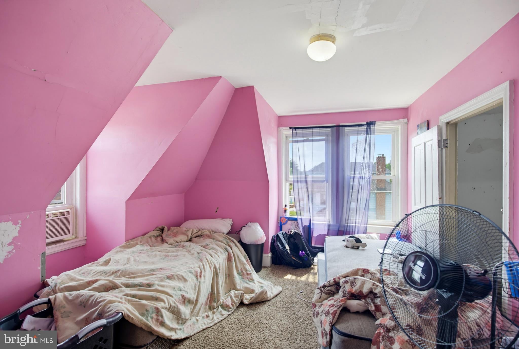 401 SUMMIT AVENUE