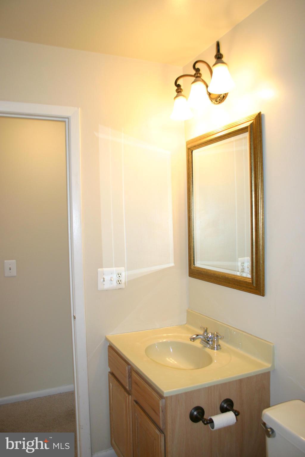 HICKORY HILLS - Residential Lease