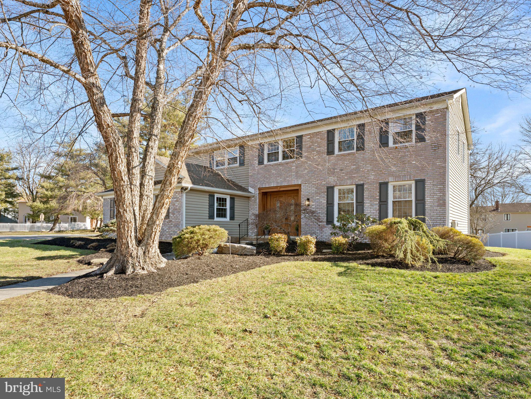 416 COUNTRY CLUB DRIVE