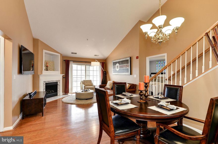 Beautiful 2bd/2bath Condo w/Loft. Features many upgrades including granite kitchen countertops, marble tiled fireplace, Kenmore Elite S/S appliances, full size W&D, hardwood floors T/O, custom shelving in closets, indoor/outdoor parking, extra storage and much more! *SIRVA Relocations will designate closing/title company. Special Financing Incentives available on this property from SIRVA Mortgage*