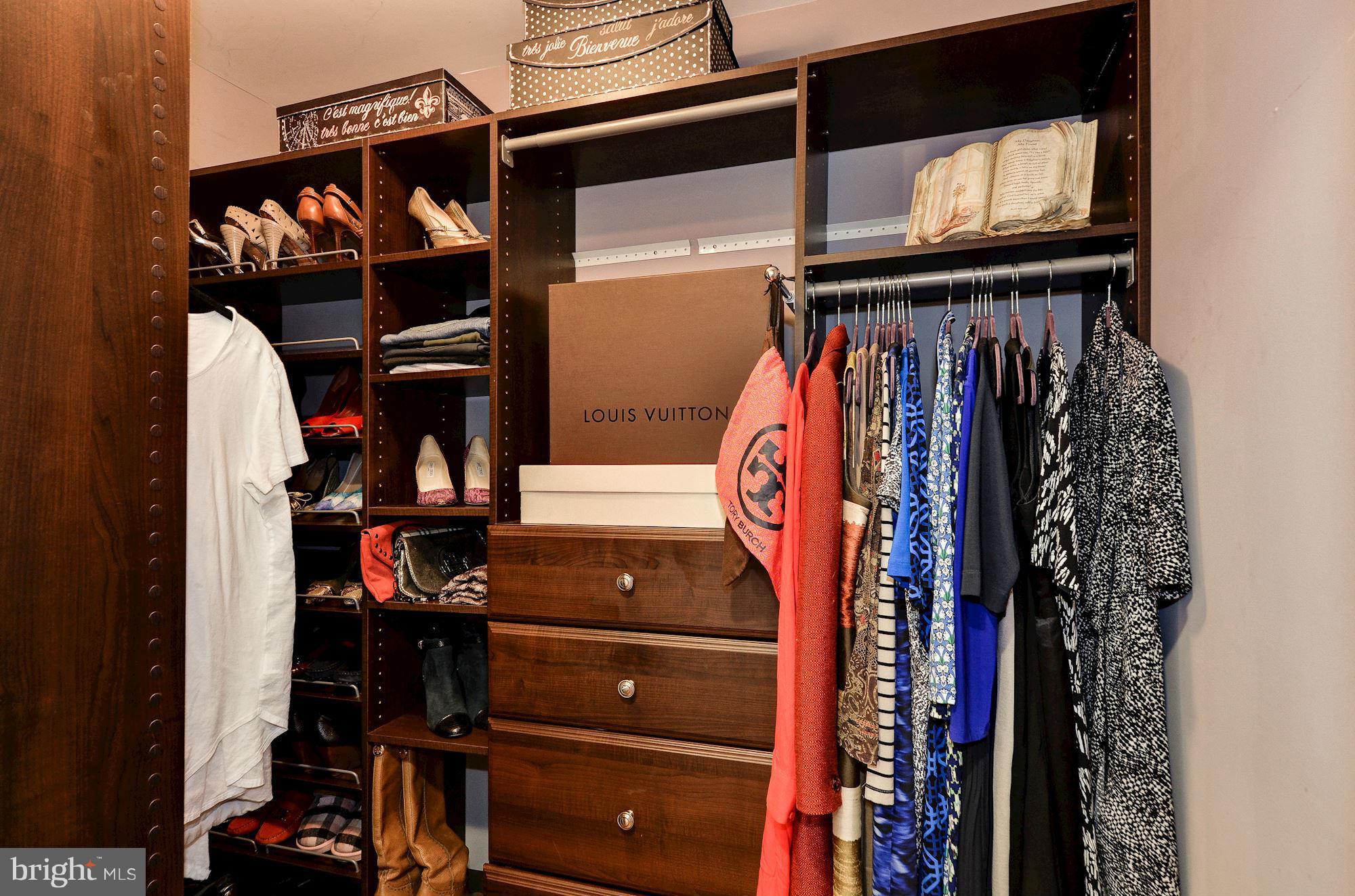 CAMERON STATION - Residential