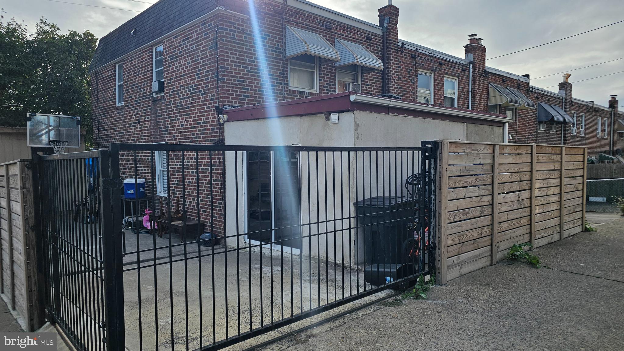 PHILADELPHIA - Residential