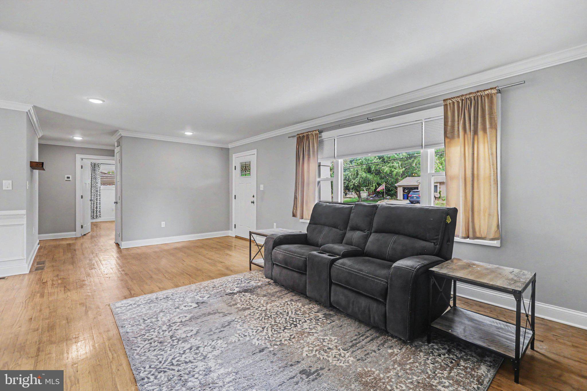 8 LONGVIEW DRIVE