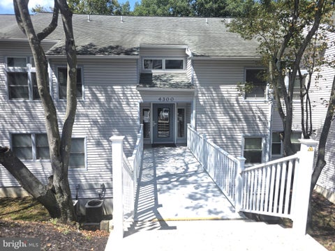 Condo For Sale - 4303 Claremont Court<br/> WILMINGTON, DE 19808