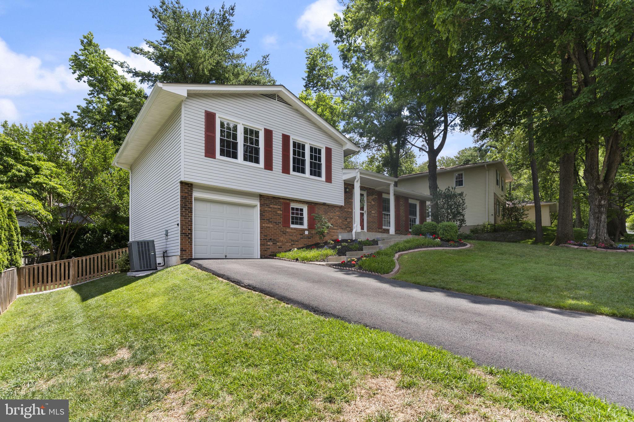 5803 WOOD LAUREL COURT