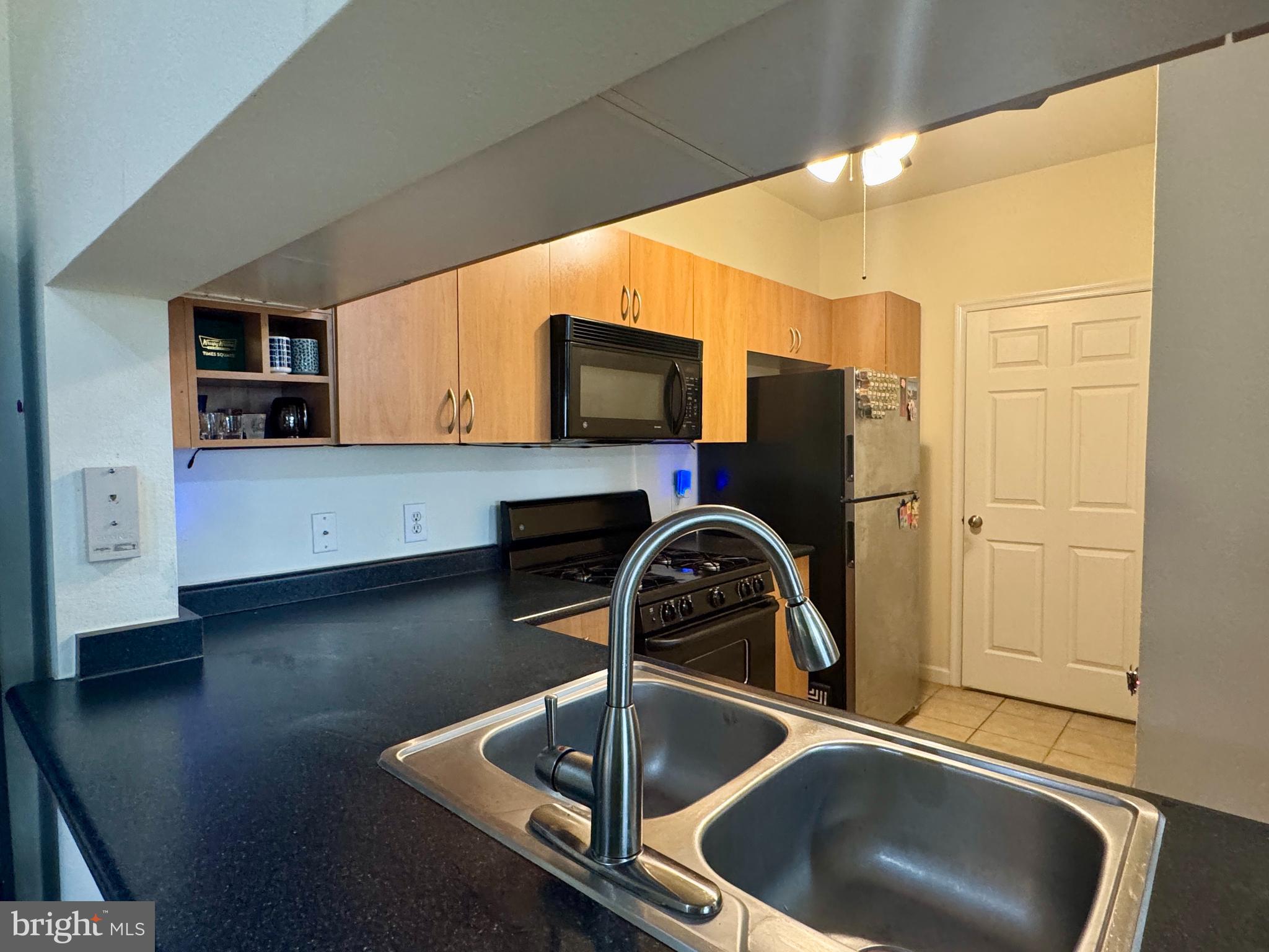 ASHMORE AT GERMANOWN COMMUNITY - Residential Lease