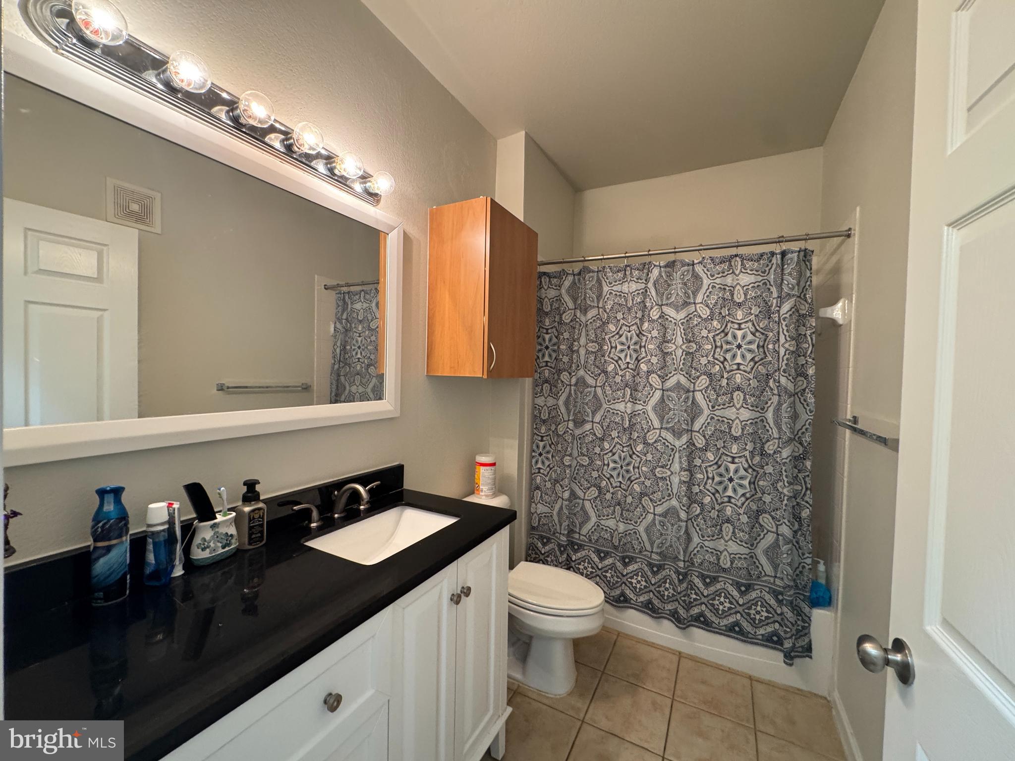 ASHMORE AT GERMANOWN COMMUNITY - Residential Lease