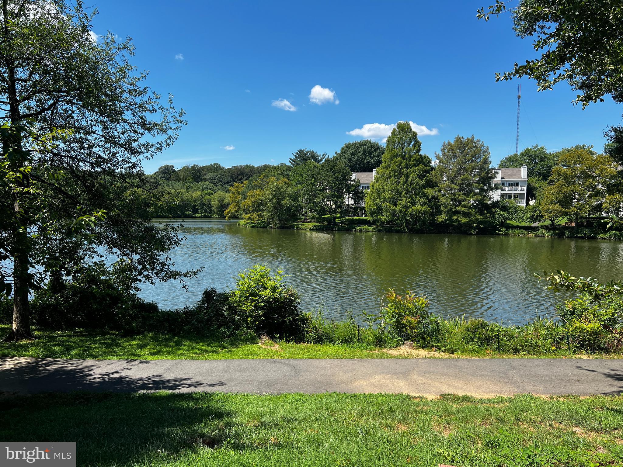 2920 MONTAUK COURT