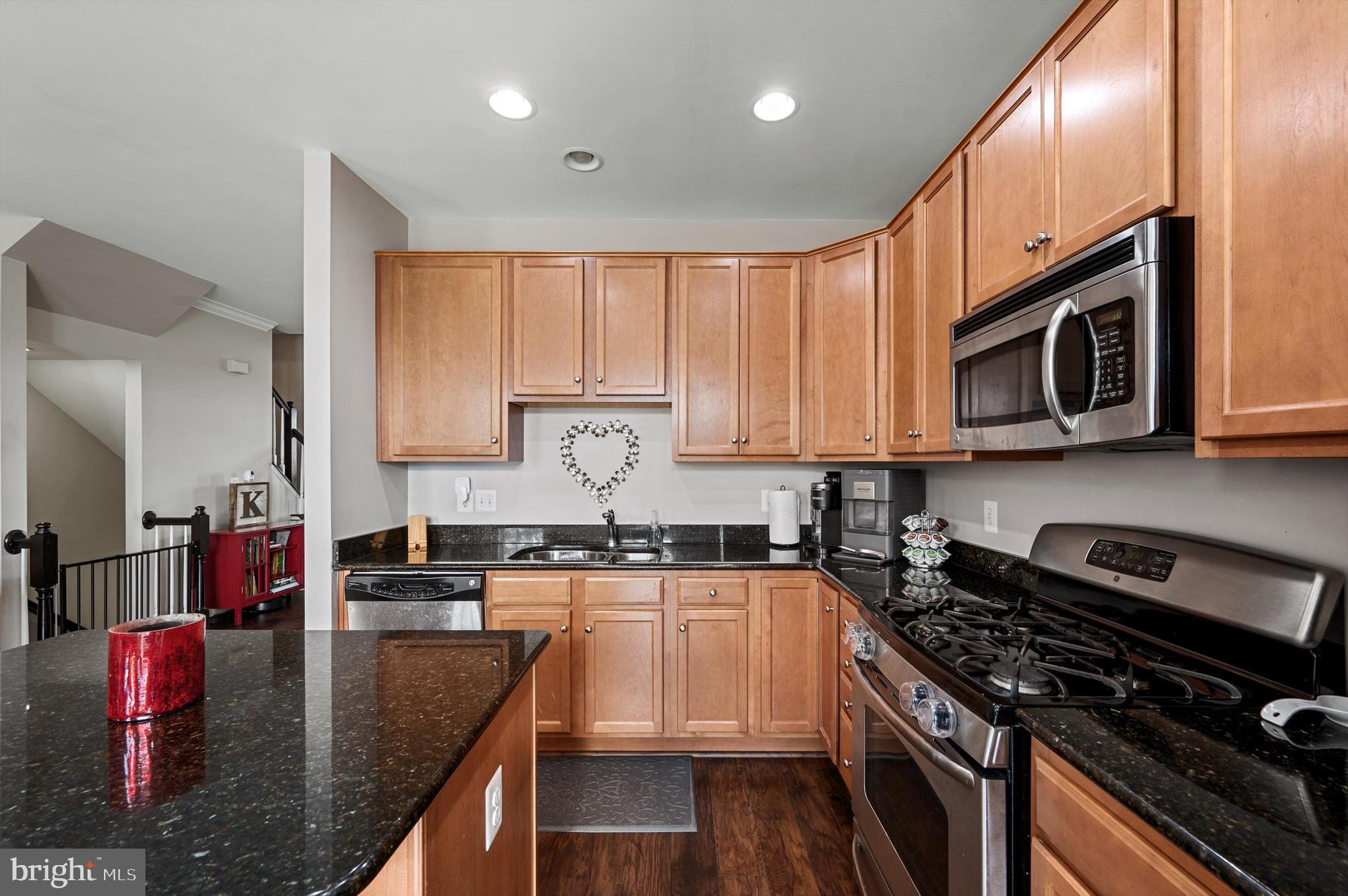 BLUE RIDGE SHADOWS TOWNS - Residential