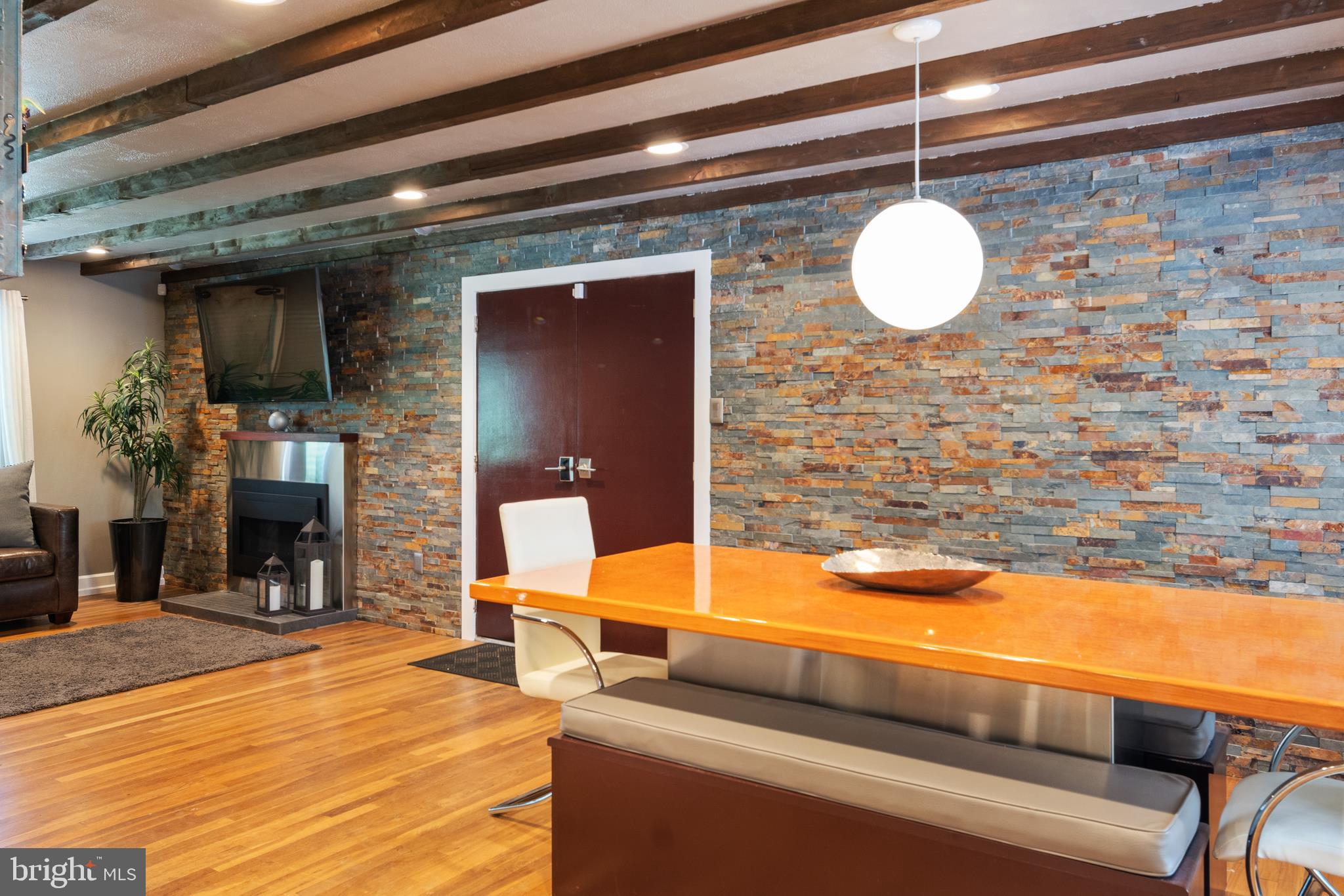 000 - Residential Lease