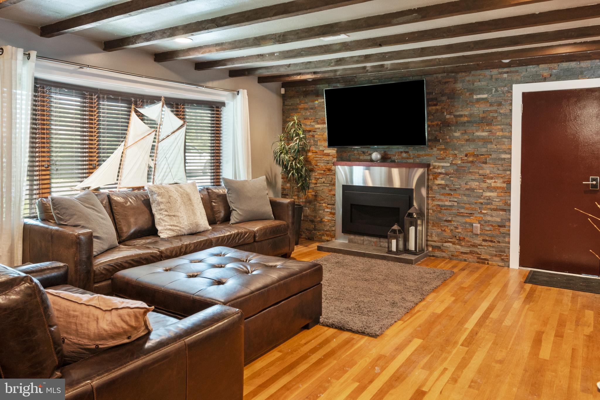 000 - Residential Lease