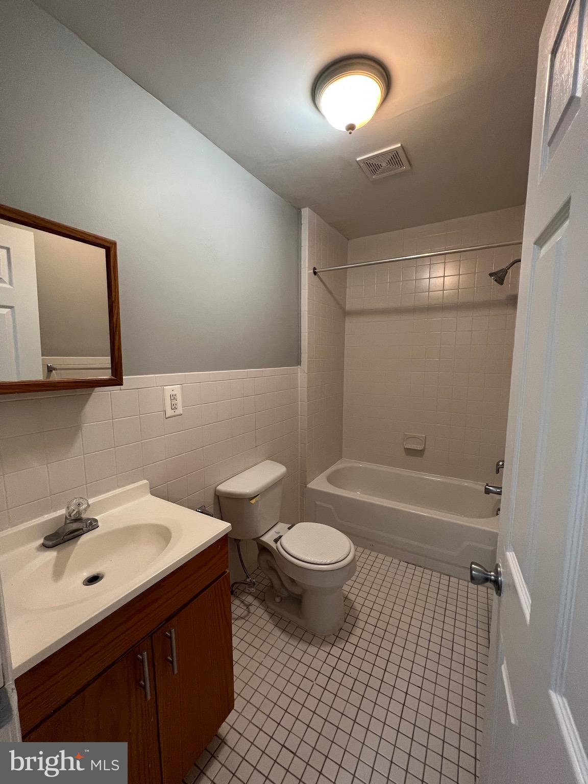 WEST PHILADELPHIA - Residential Lease