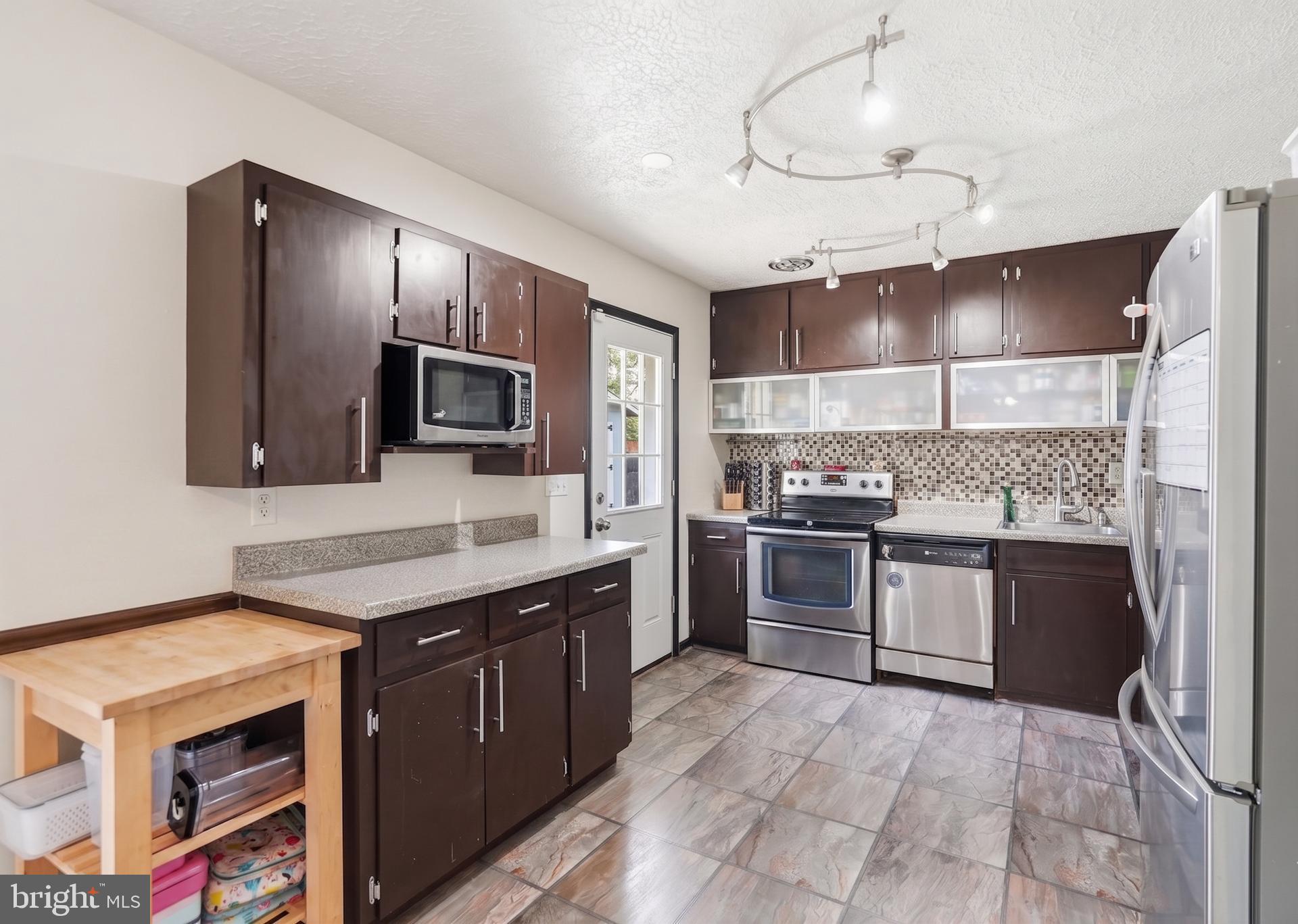 SPRINGFIELD ESTATES - Residential