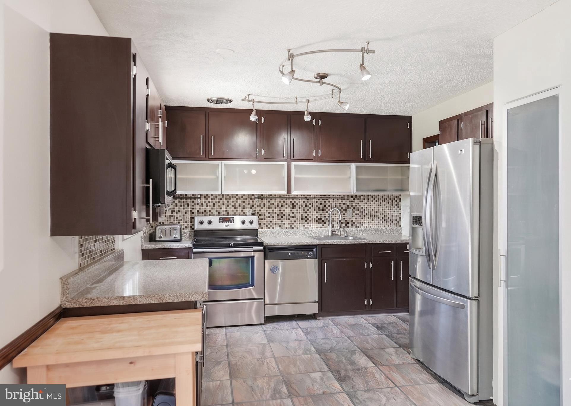 SPRINGFIELD ESTATES - Residential