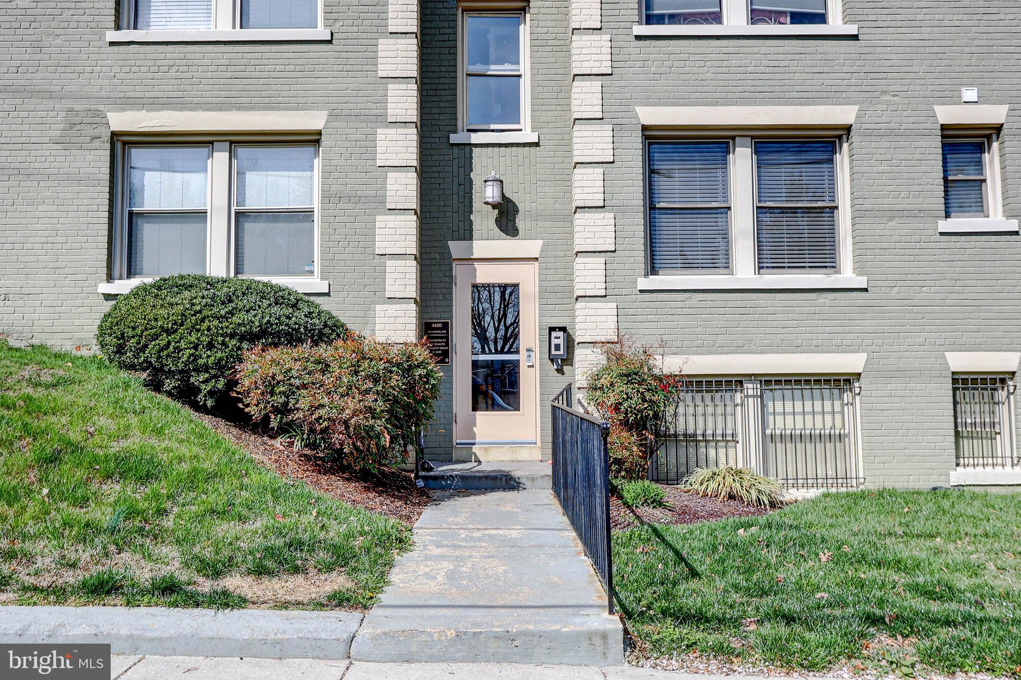 4420 1ST PLACE NE 12