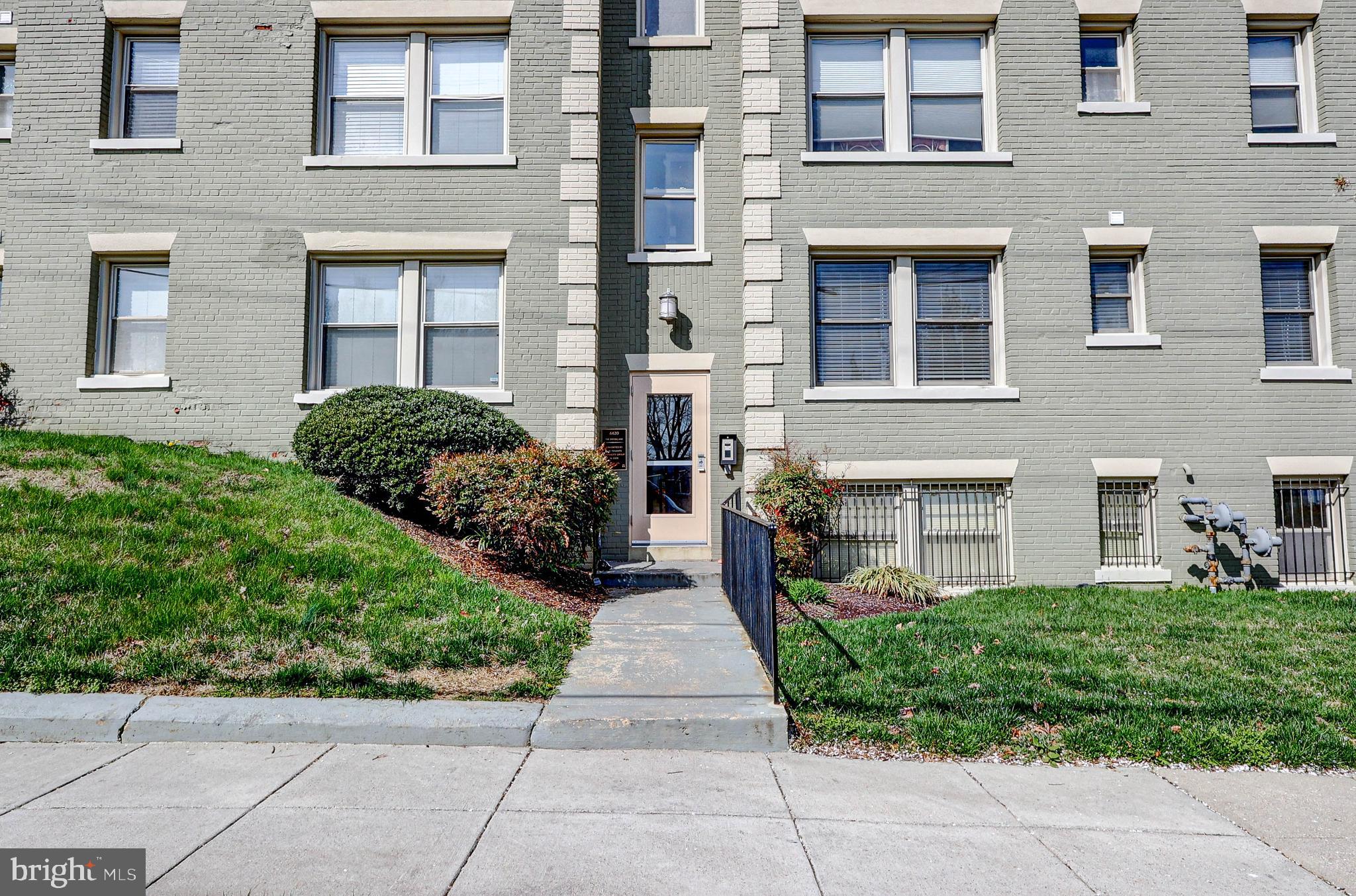 4420 1ST PLACE NE 12