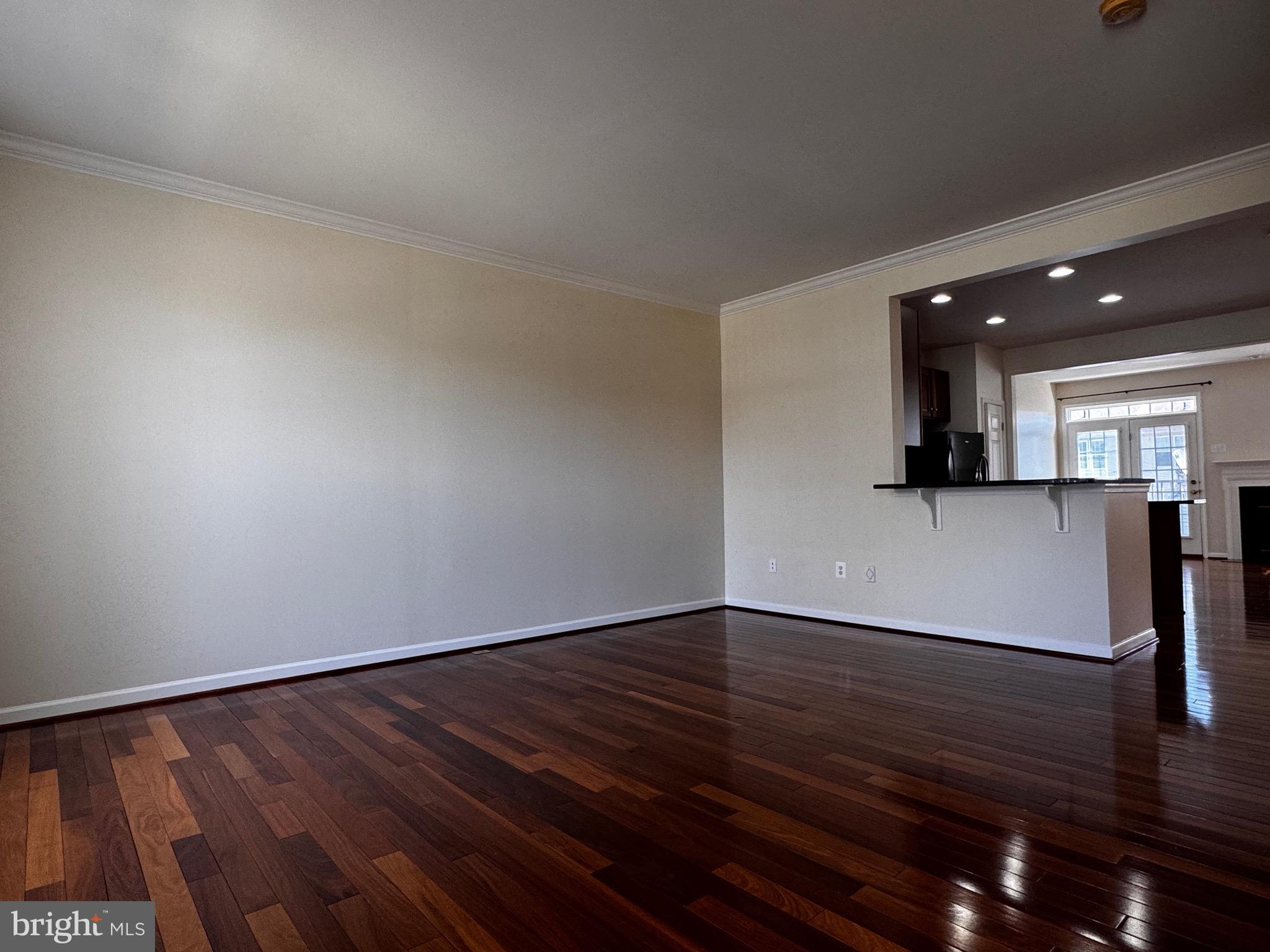 HUNTFIELD - Residential Lease
