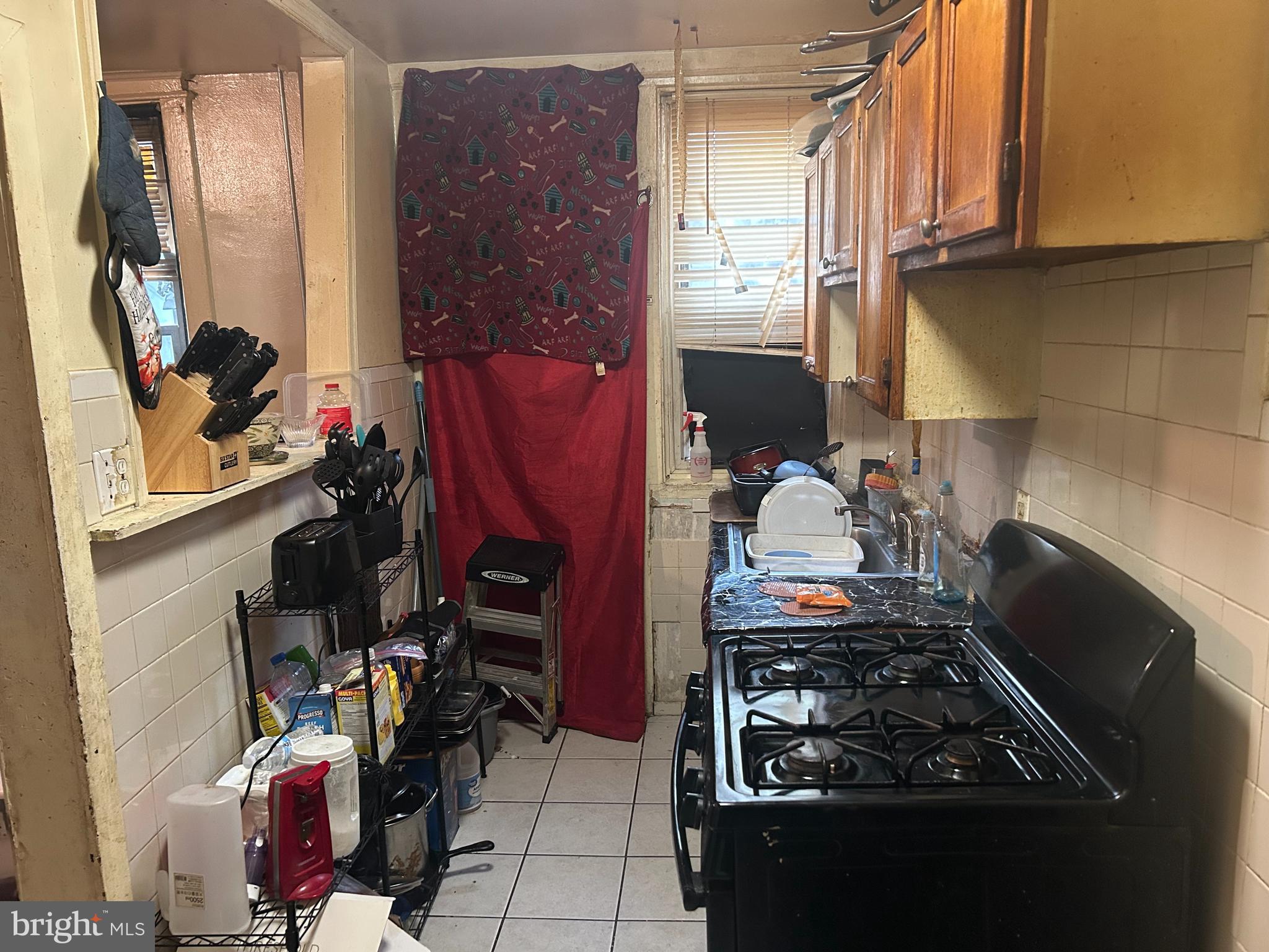 ELMWOOD PARK - Residential