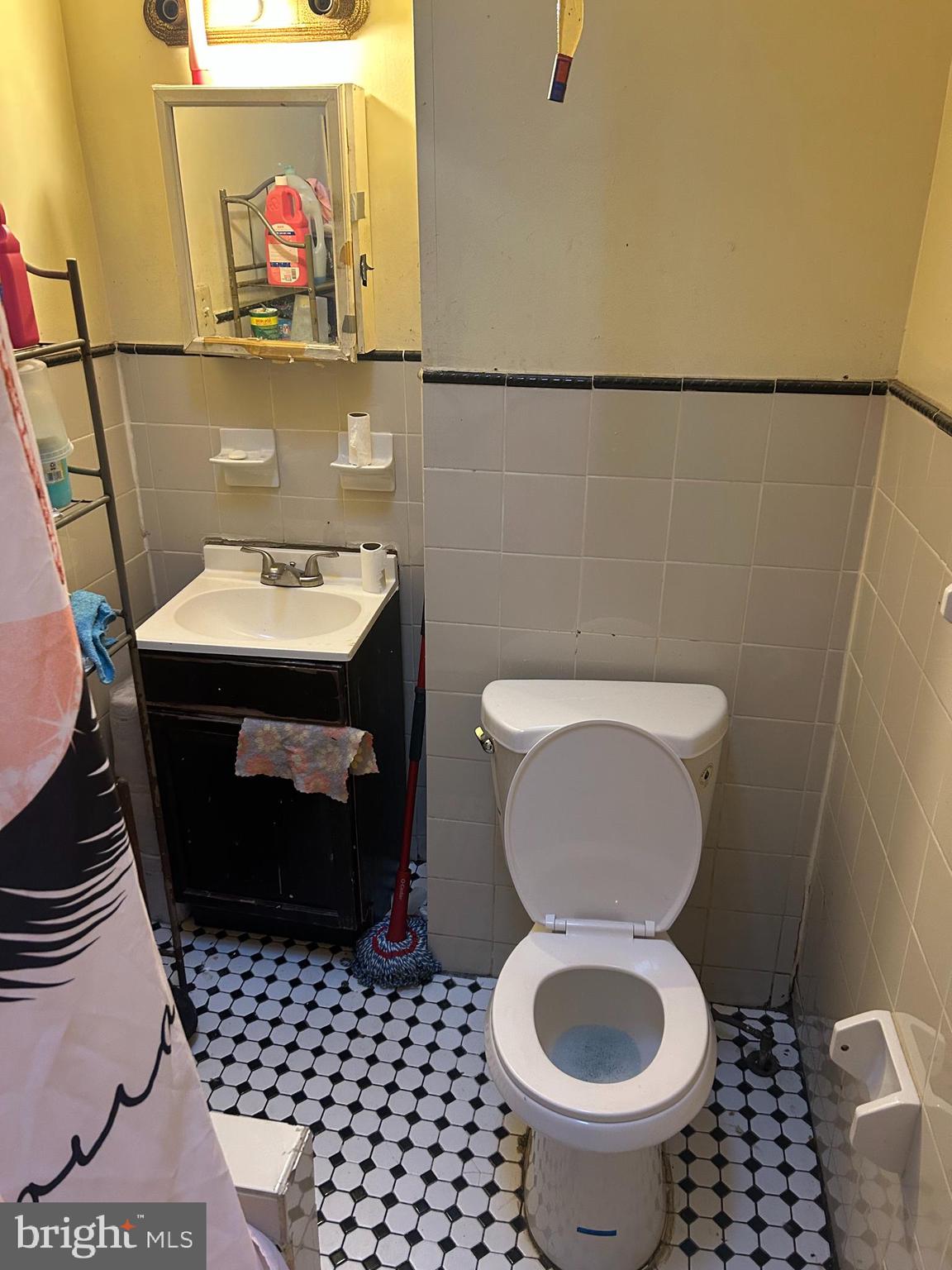 ELMWOOD PARK - Residential