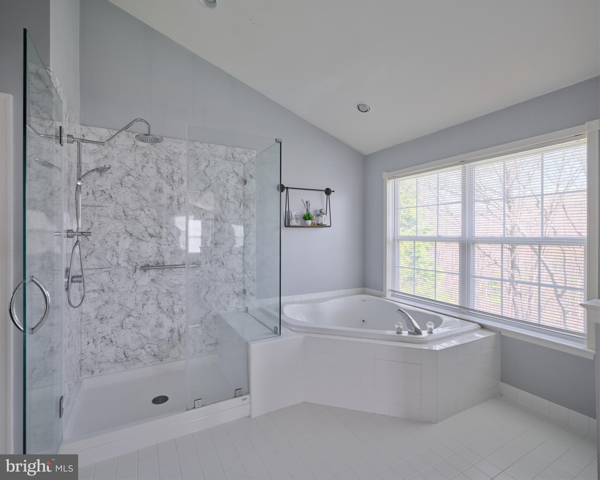 RIVERWOODS - Residential