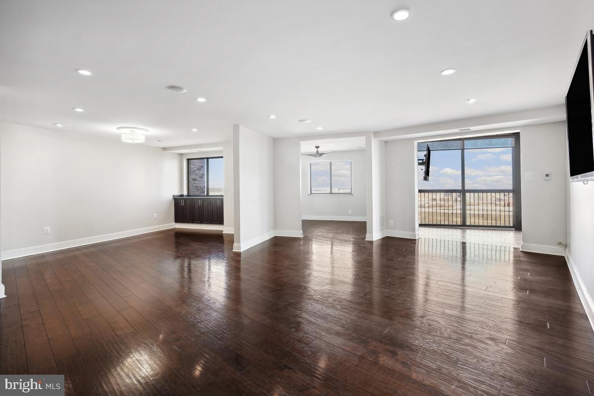 MONTEBELLO - Residential