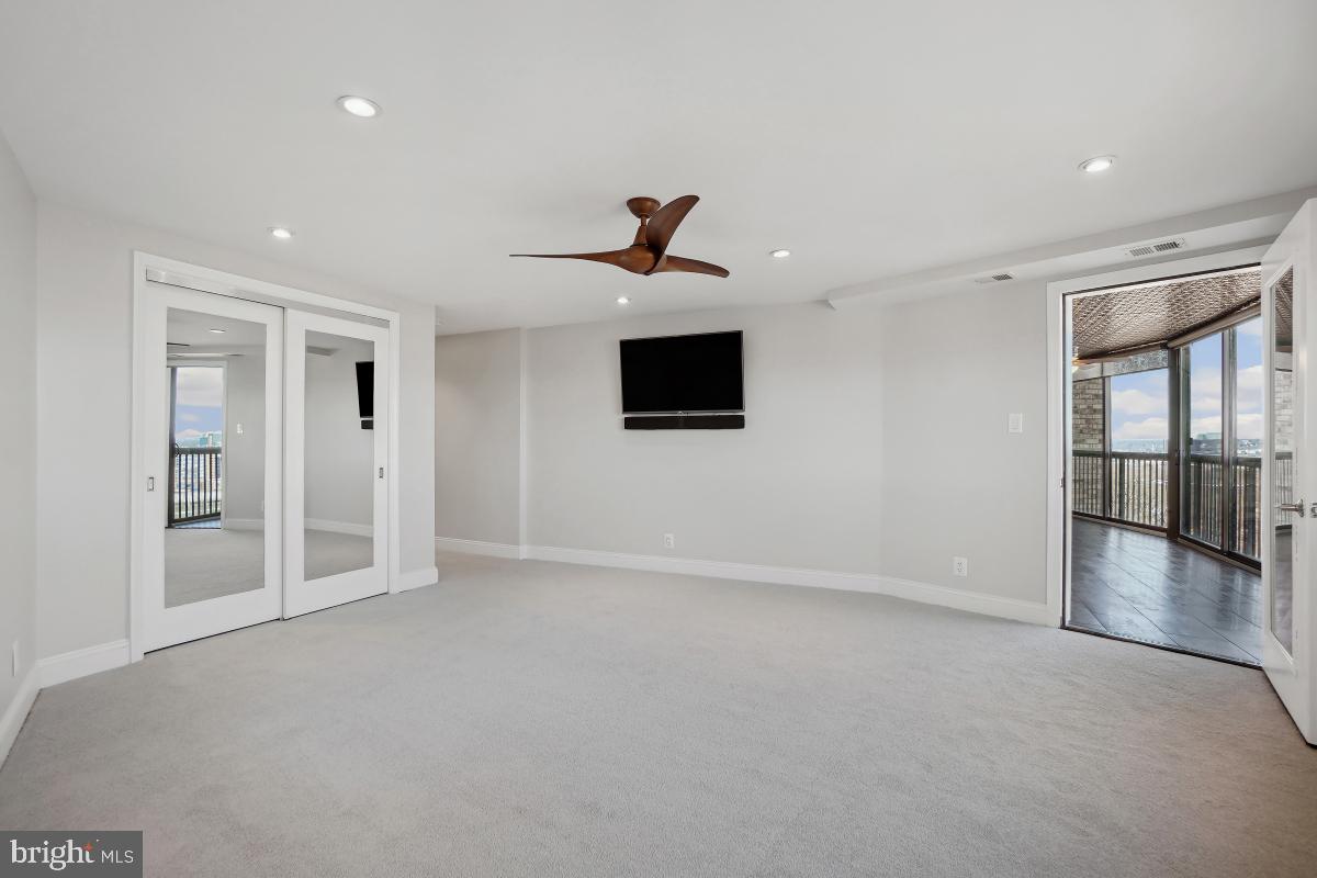 MONTEBELLO - Residential