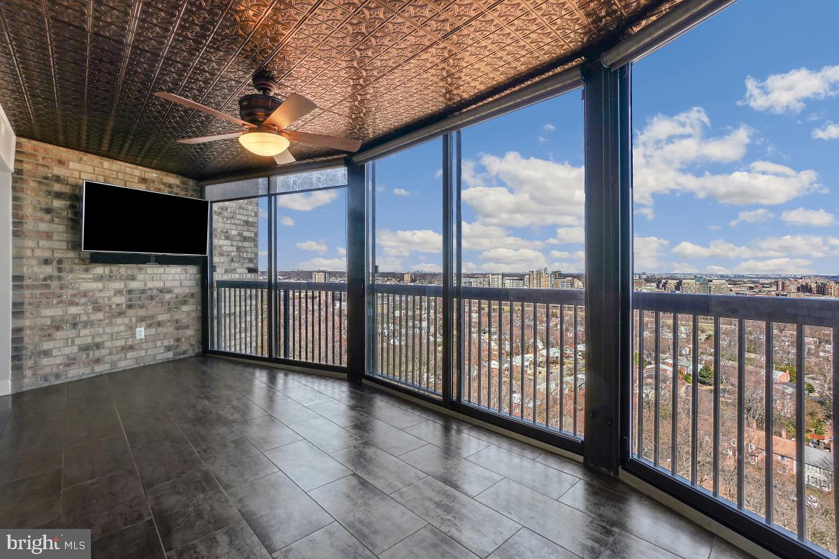 MONTEBELLO - Residential