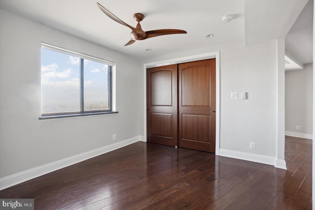 MONTEBELLO - Residential