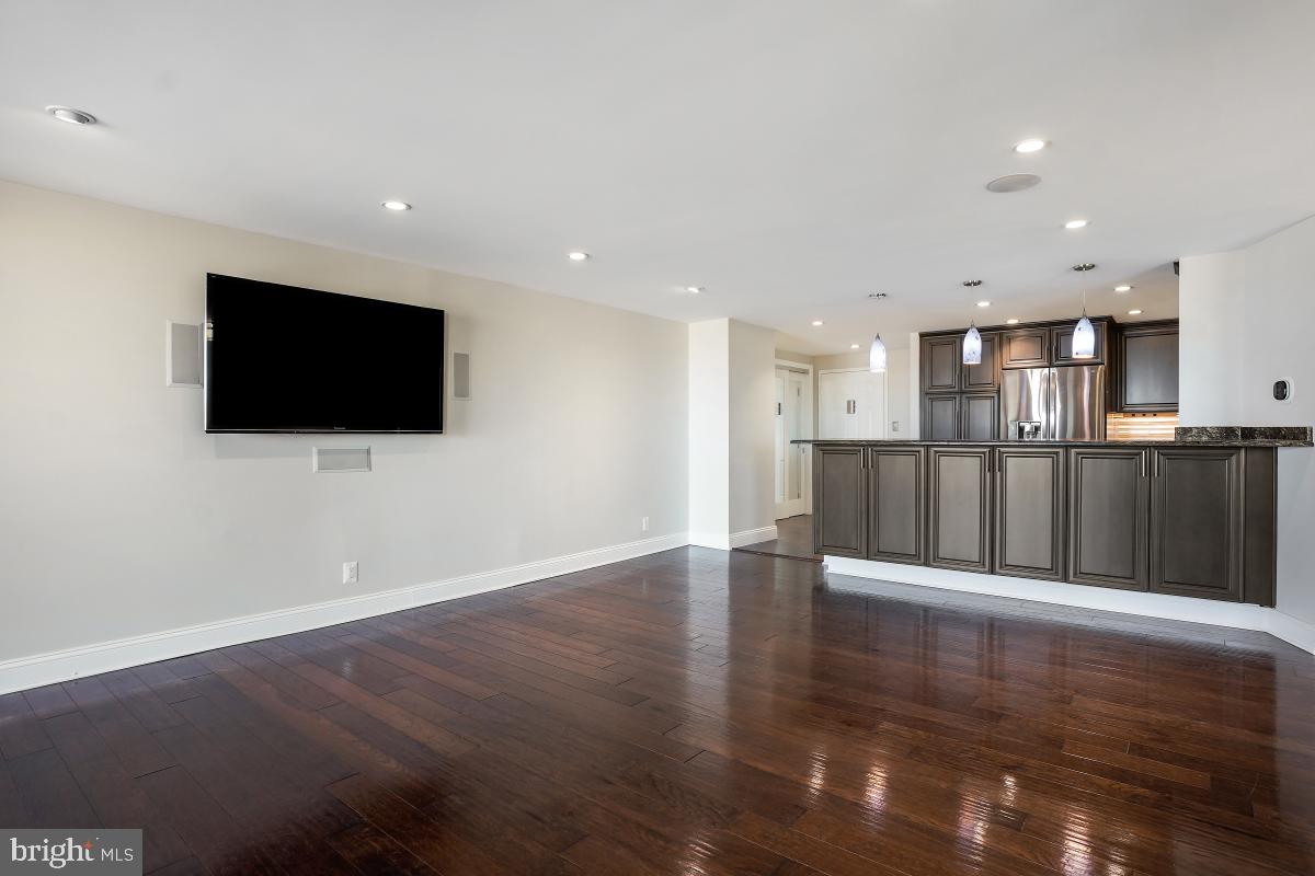 MONTEBELLO - Residential