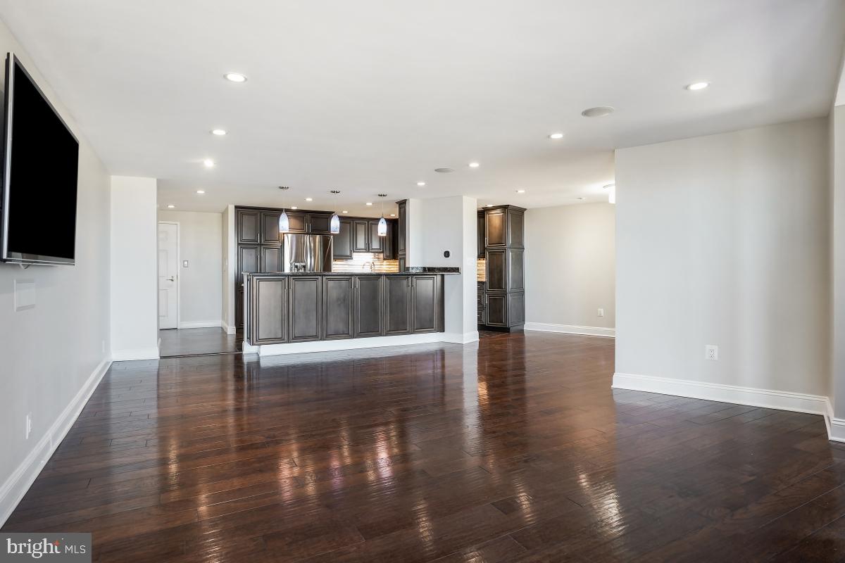 MONTEBELLO - Residential