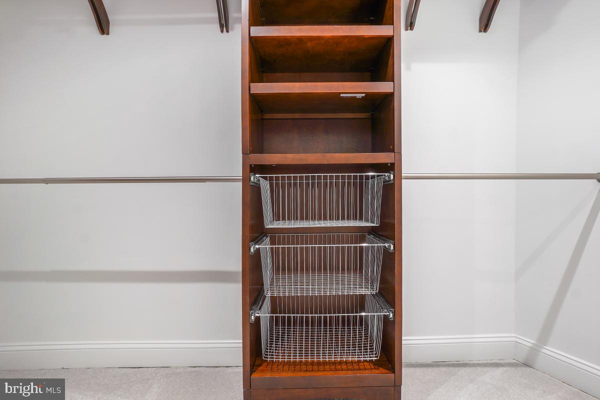 MONTEBELLO - Residential