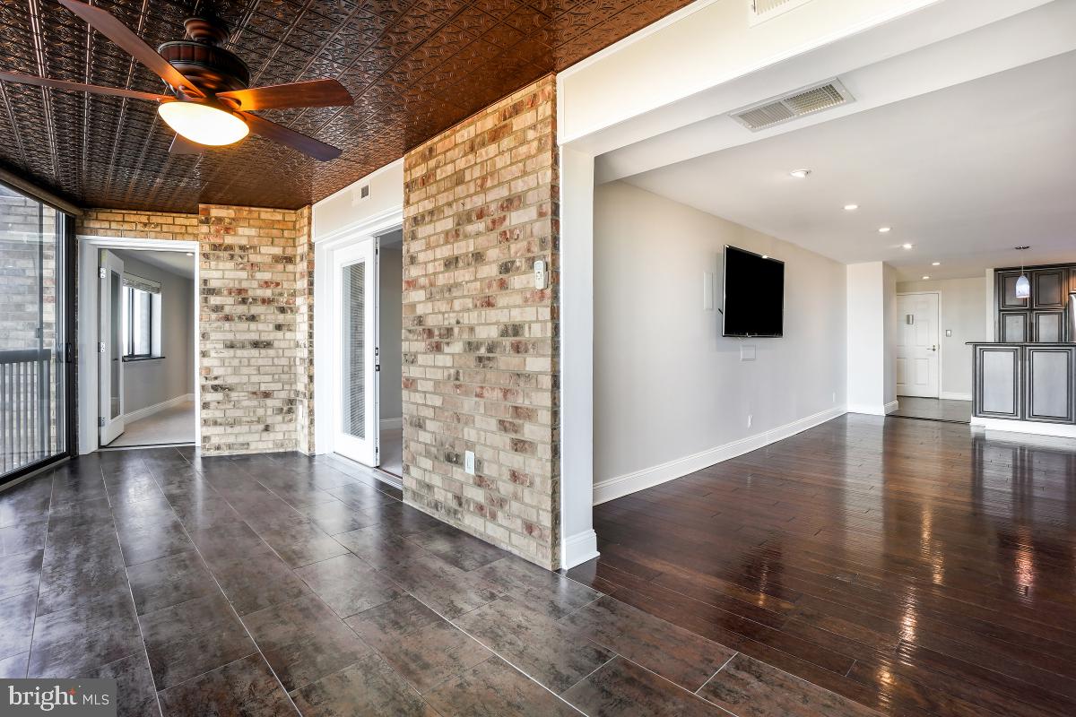 MONTEBELLO - Residential