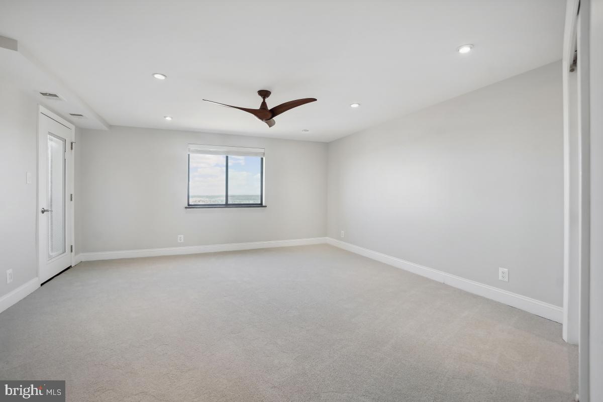 MONTEBELLO - Residential