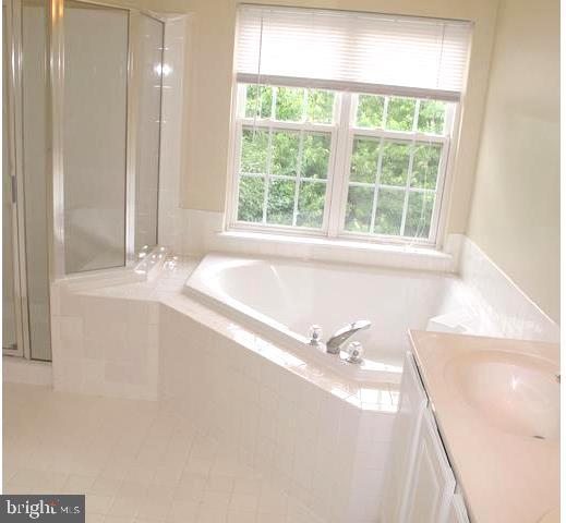 COLONNADE AT DULLES - Residential Lease