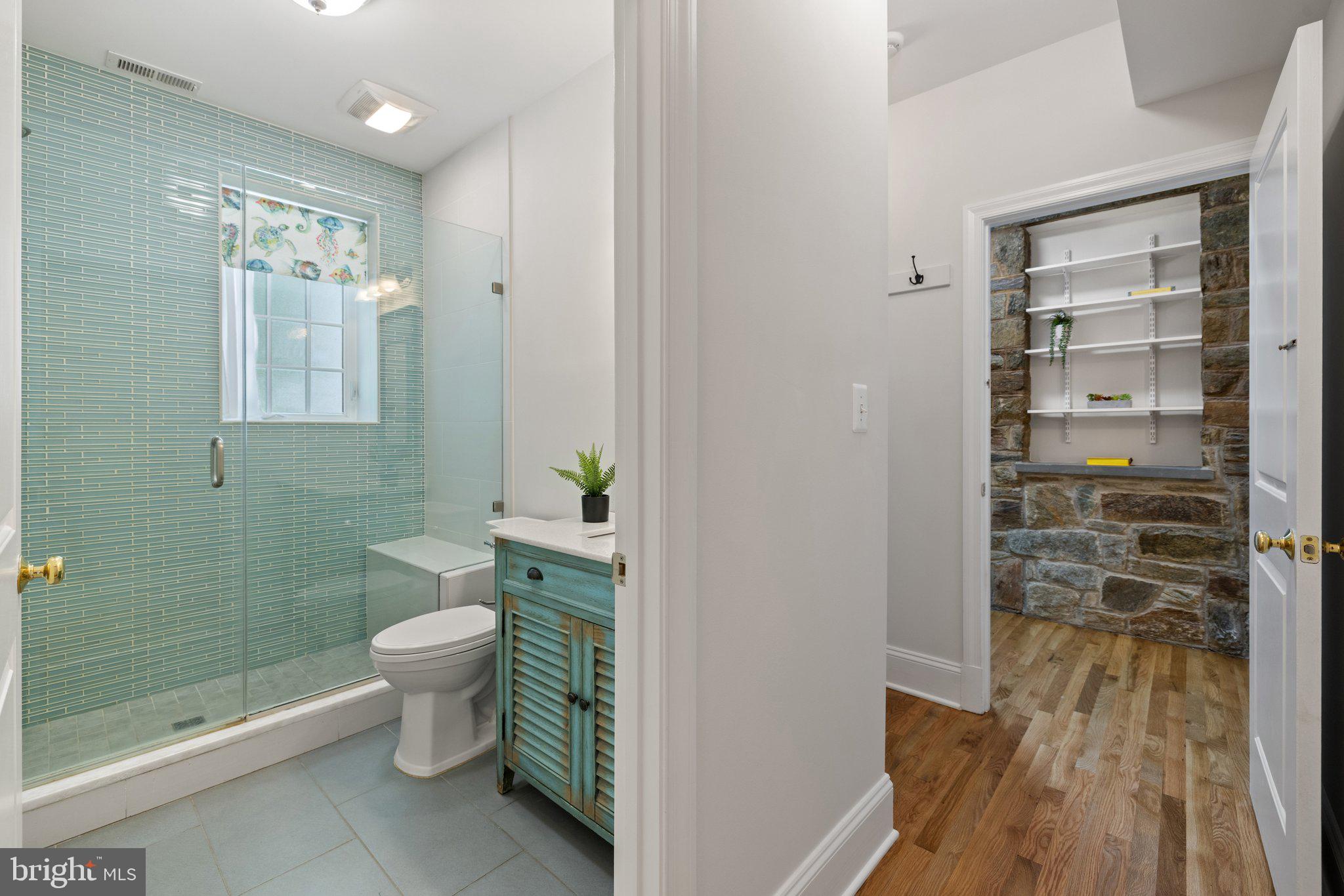 COUNTRY CLUB - Residential