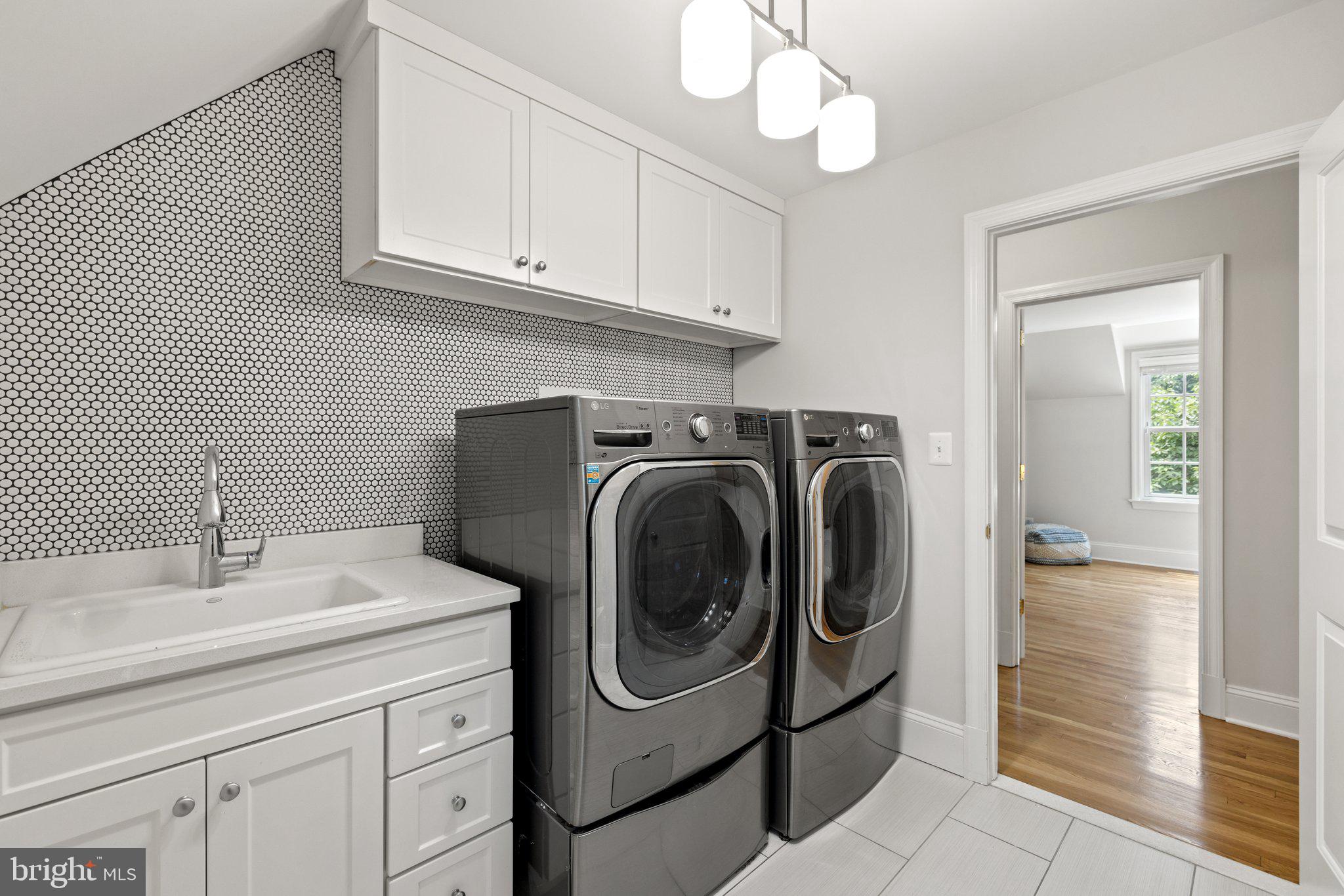 COUNTRY CLUB - Residential