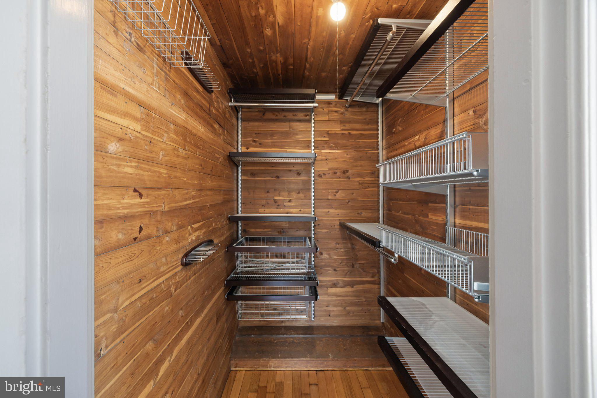 COUNTRY CLUB - Residential