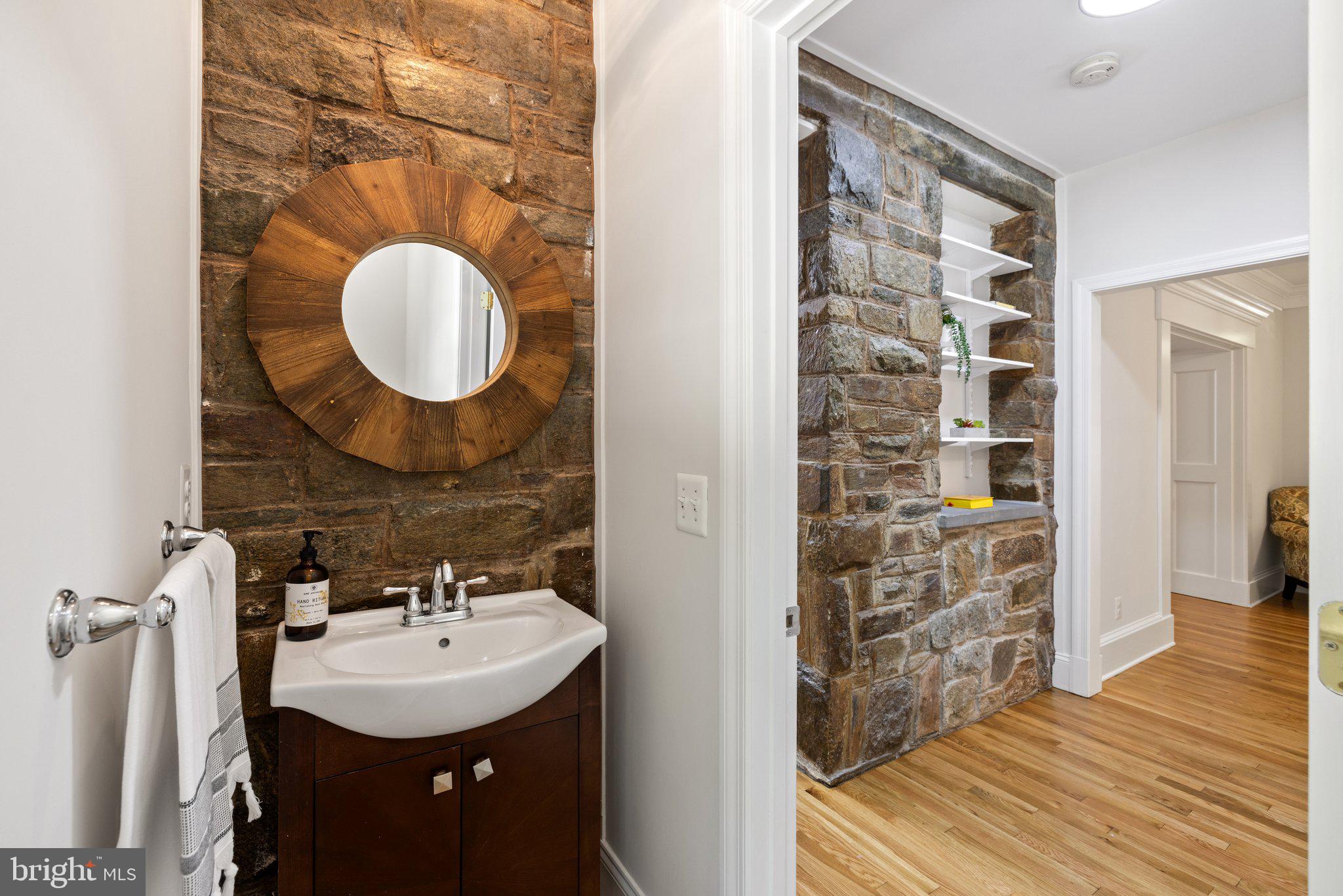 COUNTRY CLUB - Residential