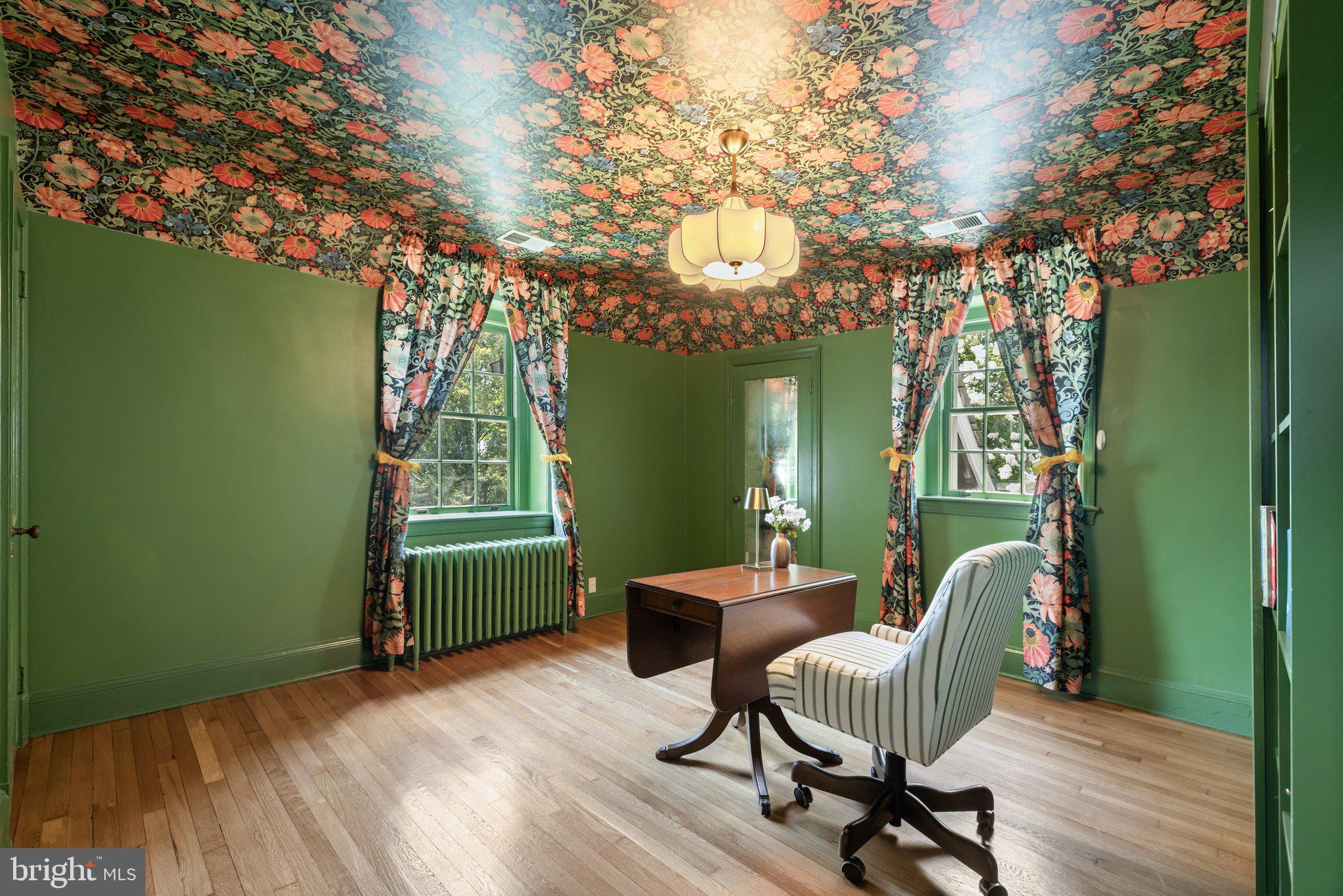 COUNTRY CLUB - Residential