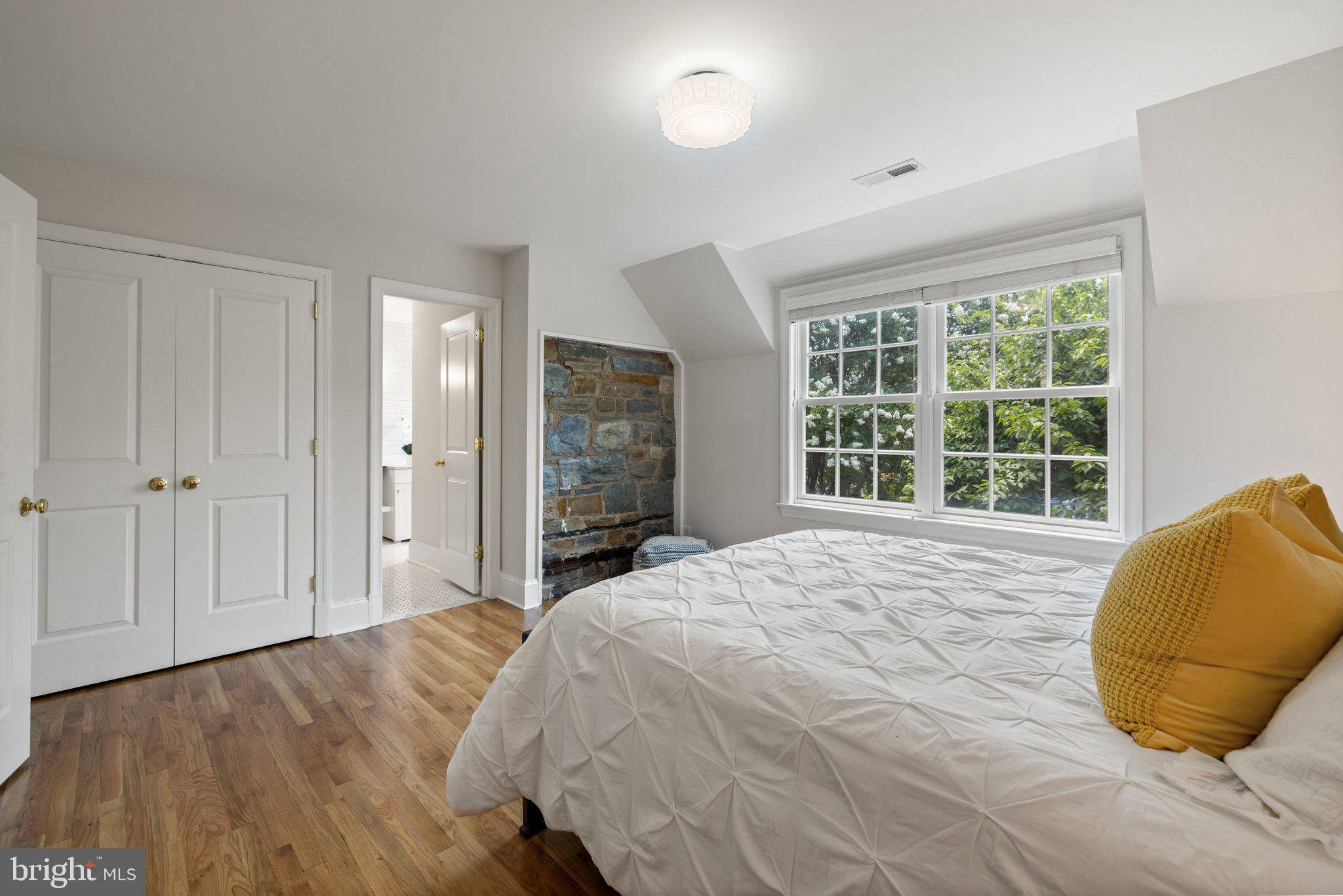 COUNTRY CLUB - Residential