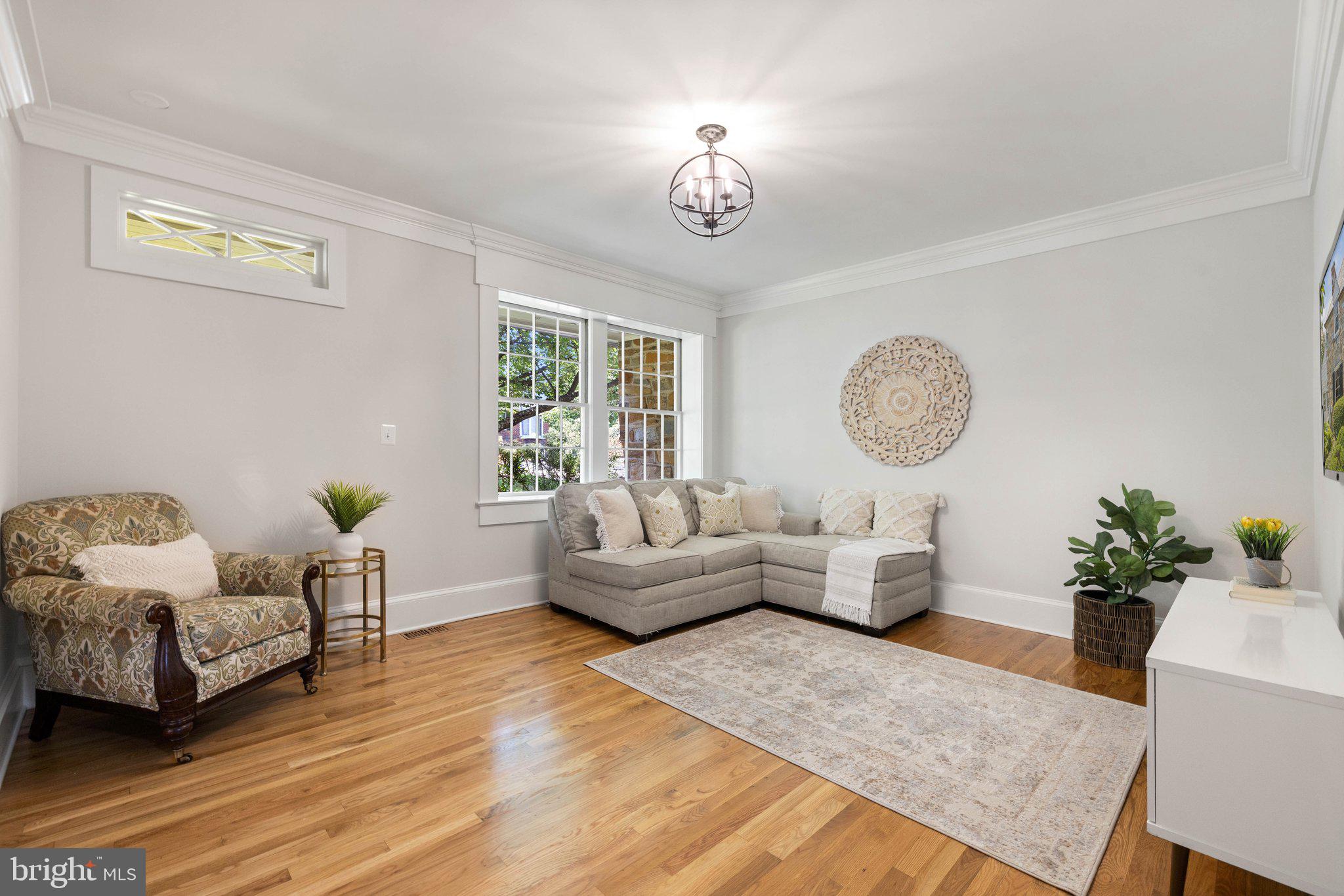 COUNTRY CLUB - Residential