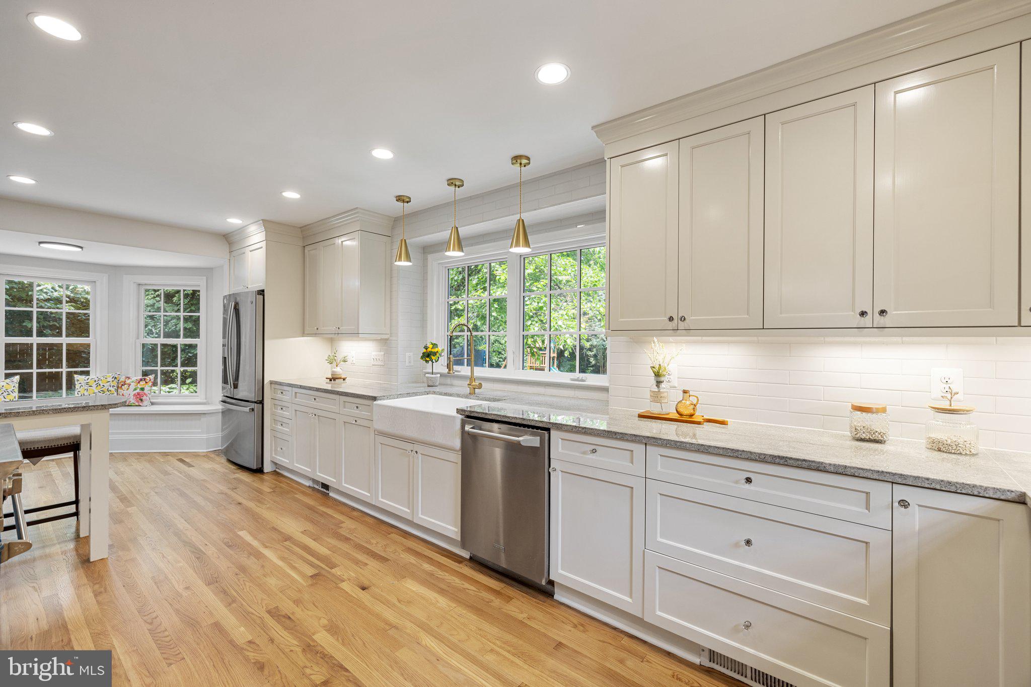 COUNTRY CLUB - Residential