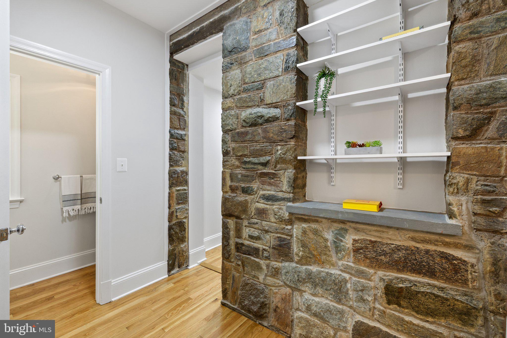 COUNTRY CLUB - Residential