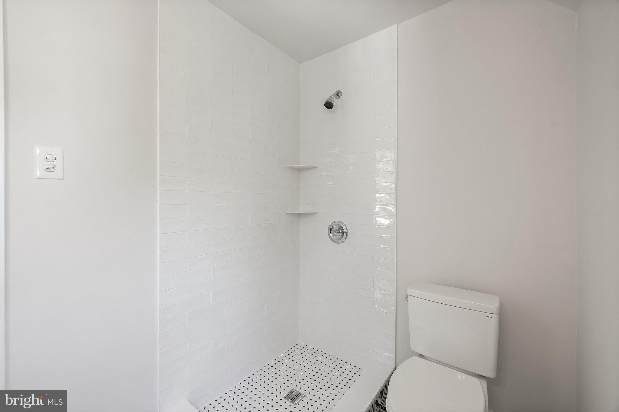 COUNTRY CLUB - Residential