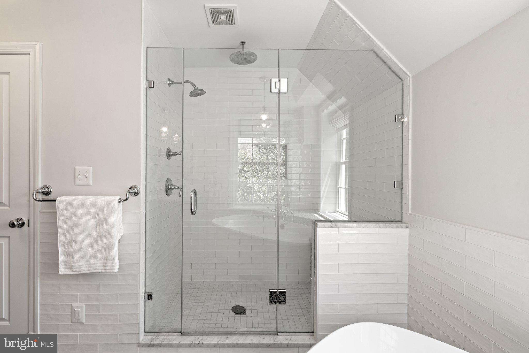 COUNTRY CLUB - Residential