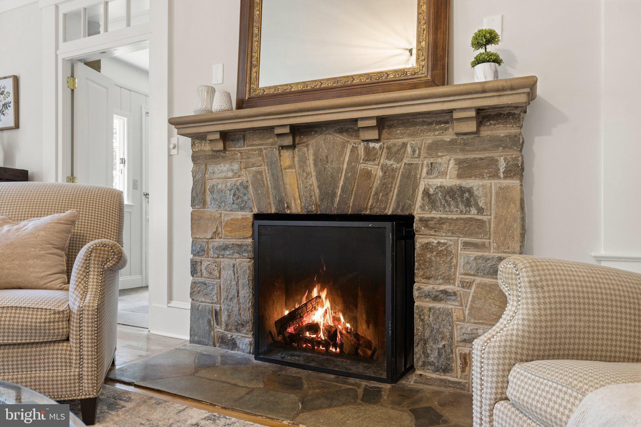 COUNTRY CLUB - Residential